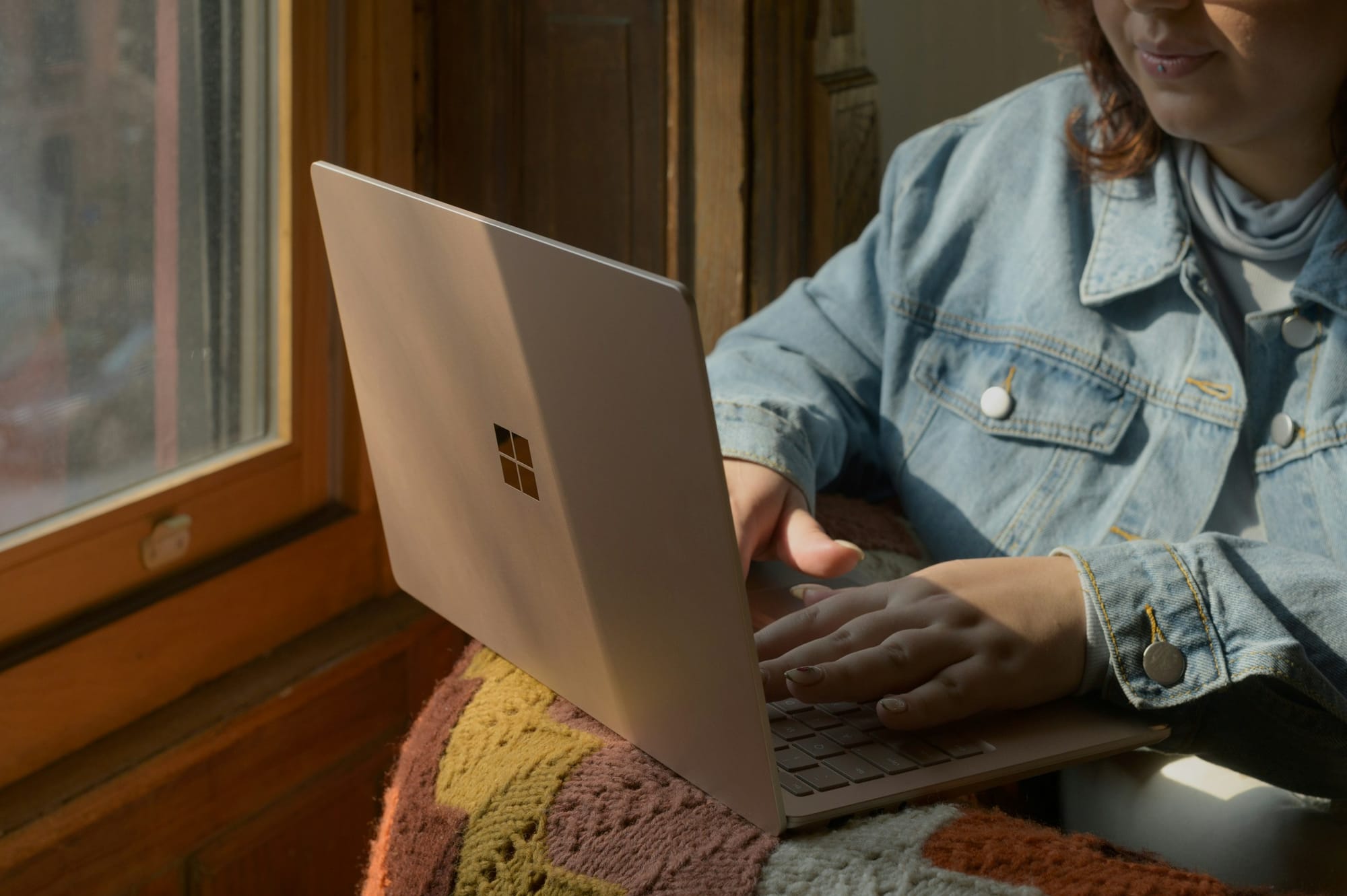 woman testing LLM Prompting