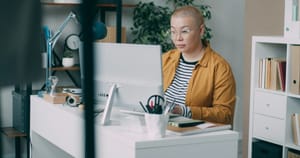 woman working - Haystack vs Langchain